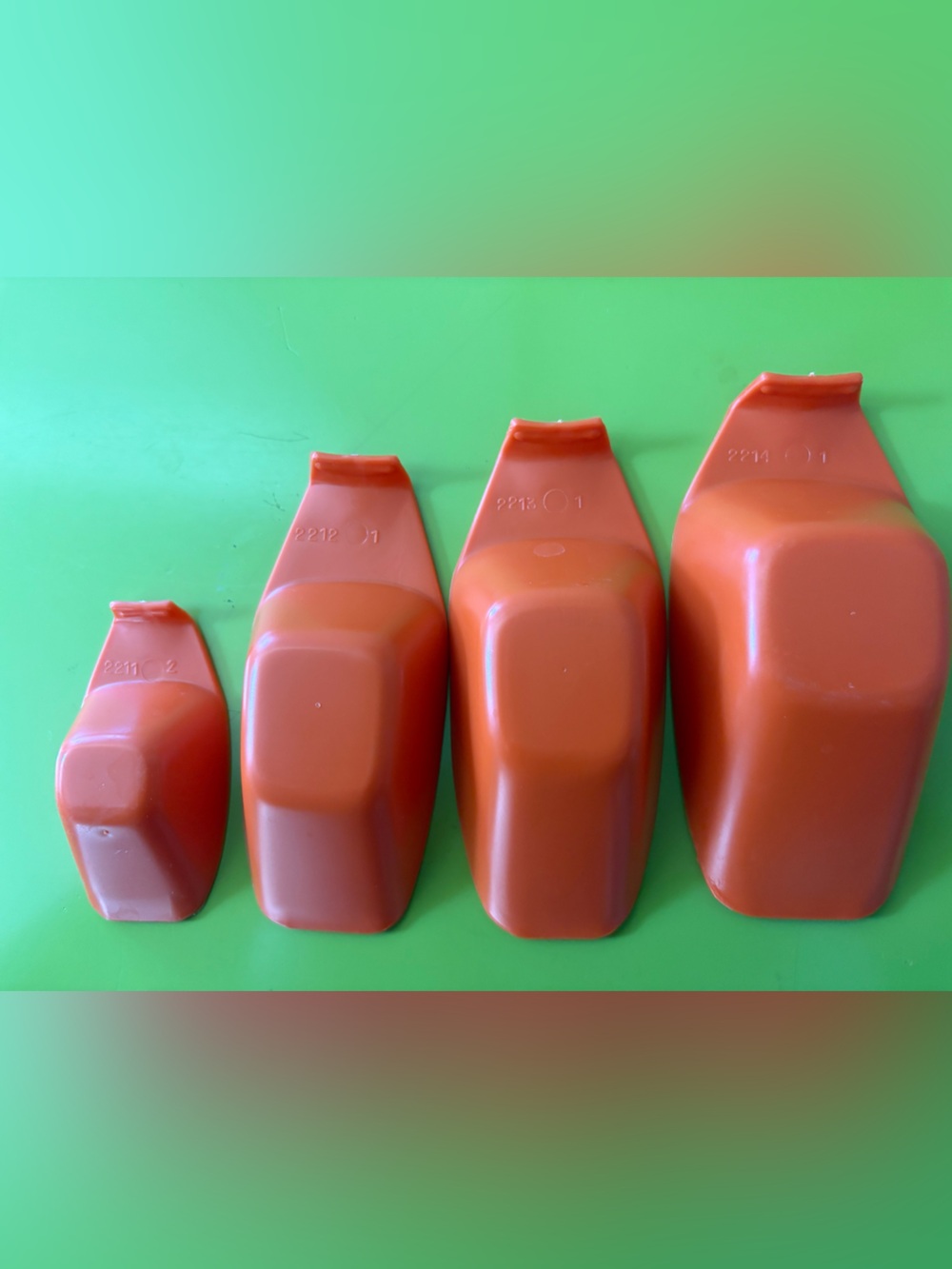 Vintage Rubbermaid Nesting Measuring Cups #2211-2214 Orange Mid Century Modern - Picture 6 of 7
